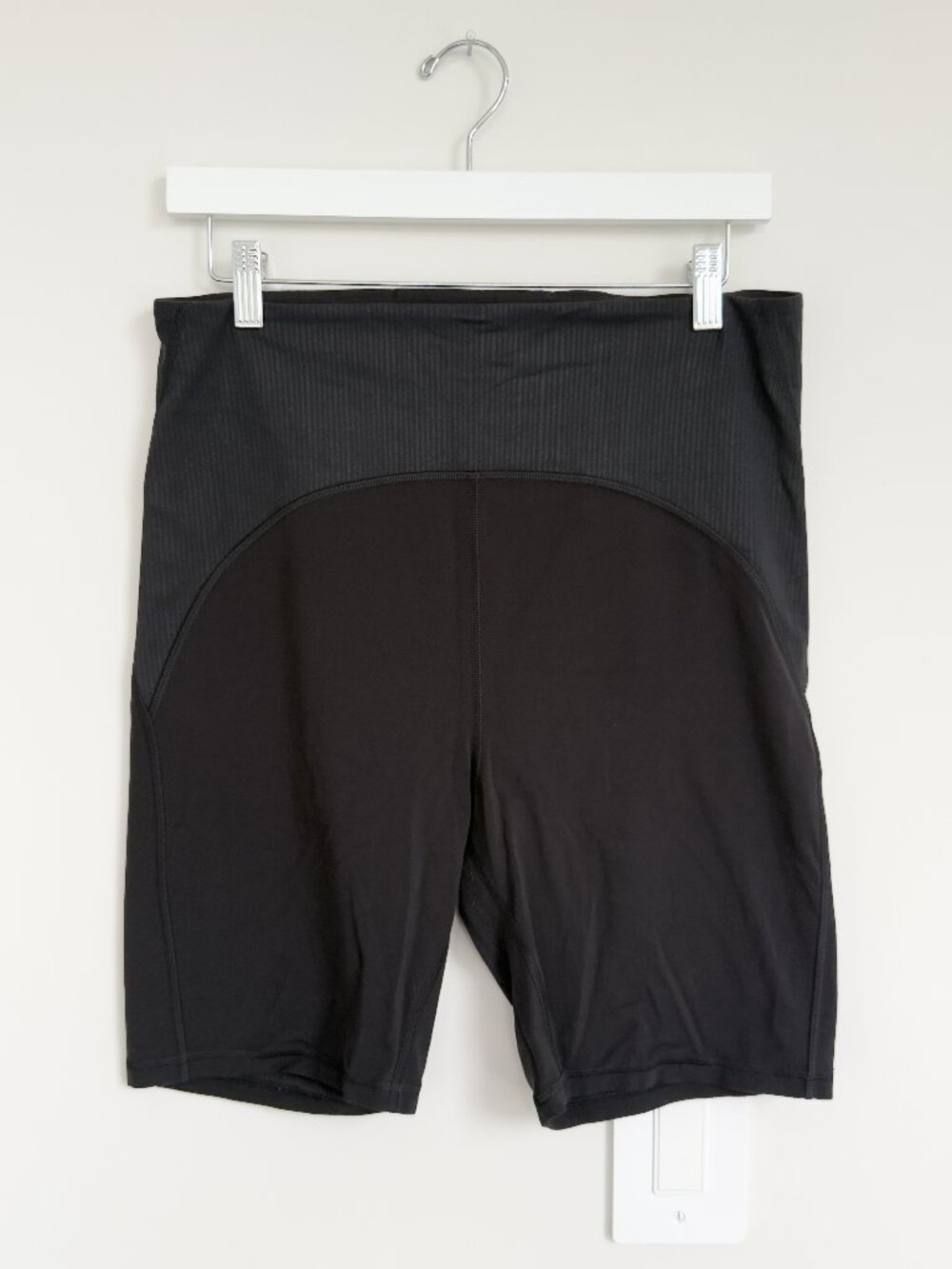 LULULEMON - Blissful Bend High Rise Shorts - Black - 14